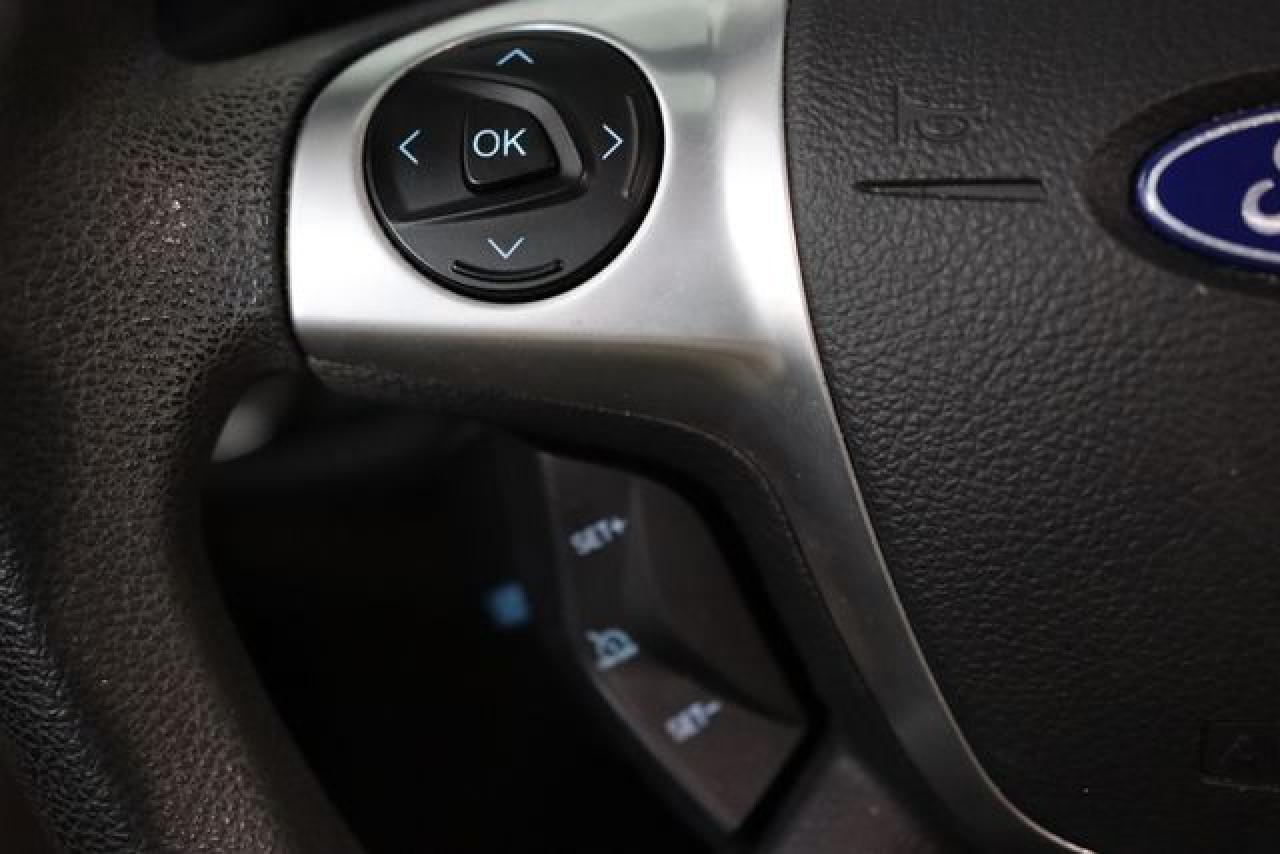 FORD ESCAPE 2014 — 32