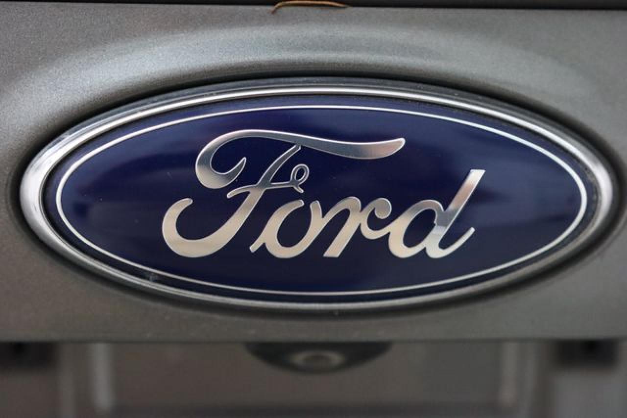 FORD ESCAPE 2014 — 19