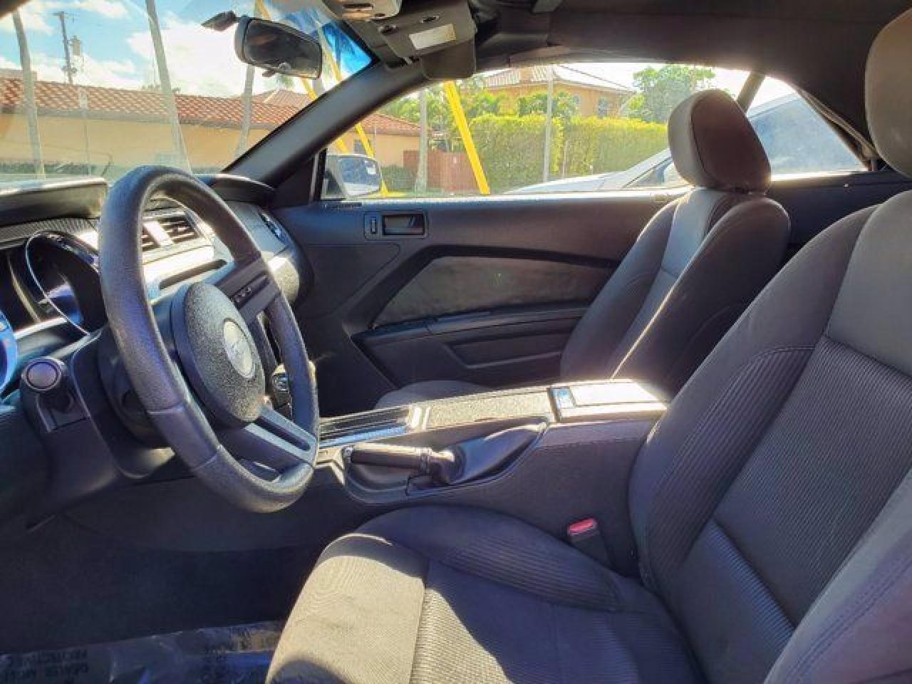 FORD MUSTANG 2012 — 6
