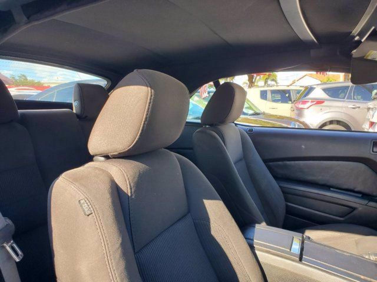 FORD MUSTANG 2012 — 27