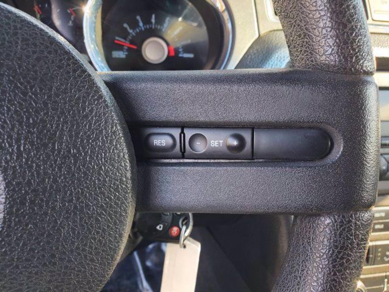 FORD MUSTANG 2012 — 13