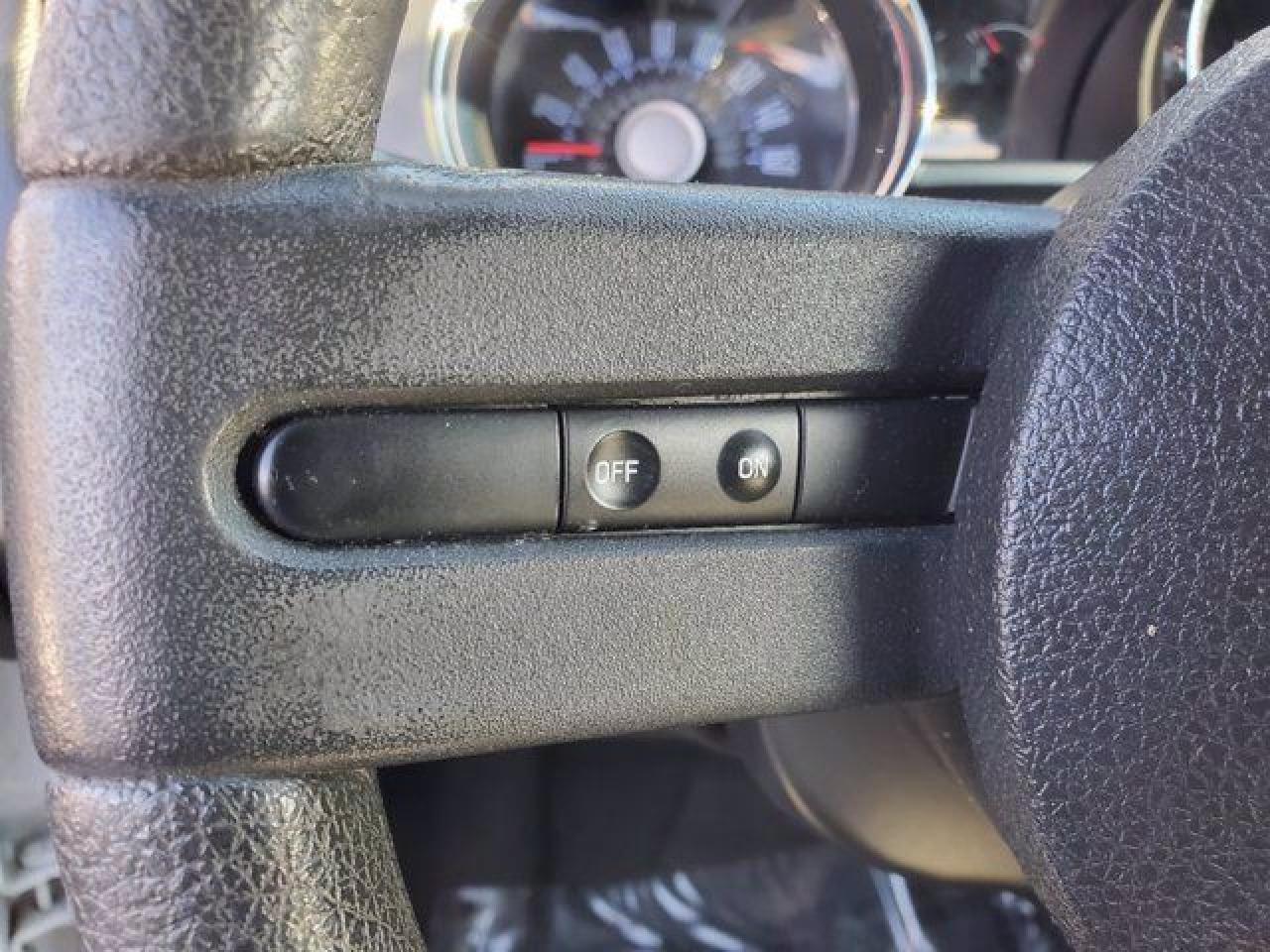 FORD MUSTANG 2012 — 12