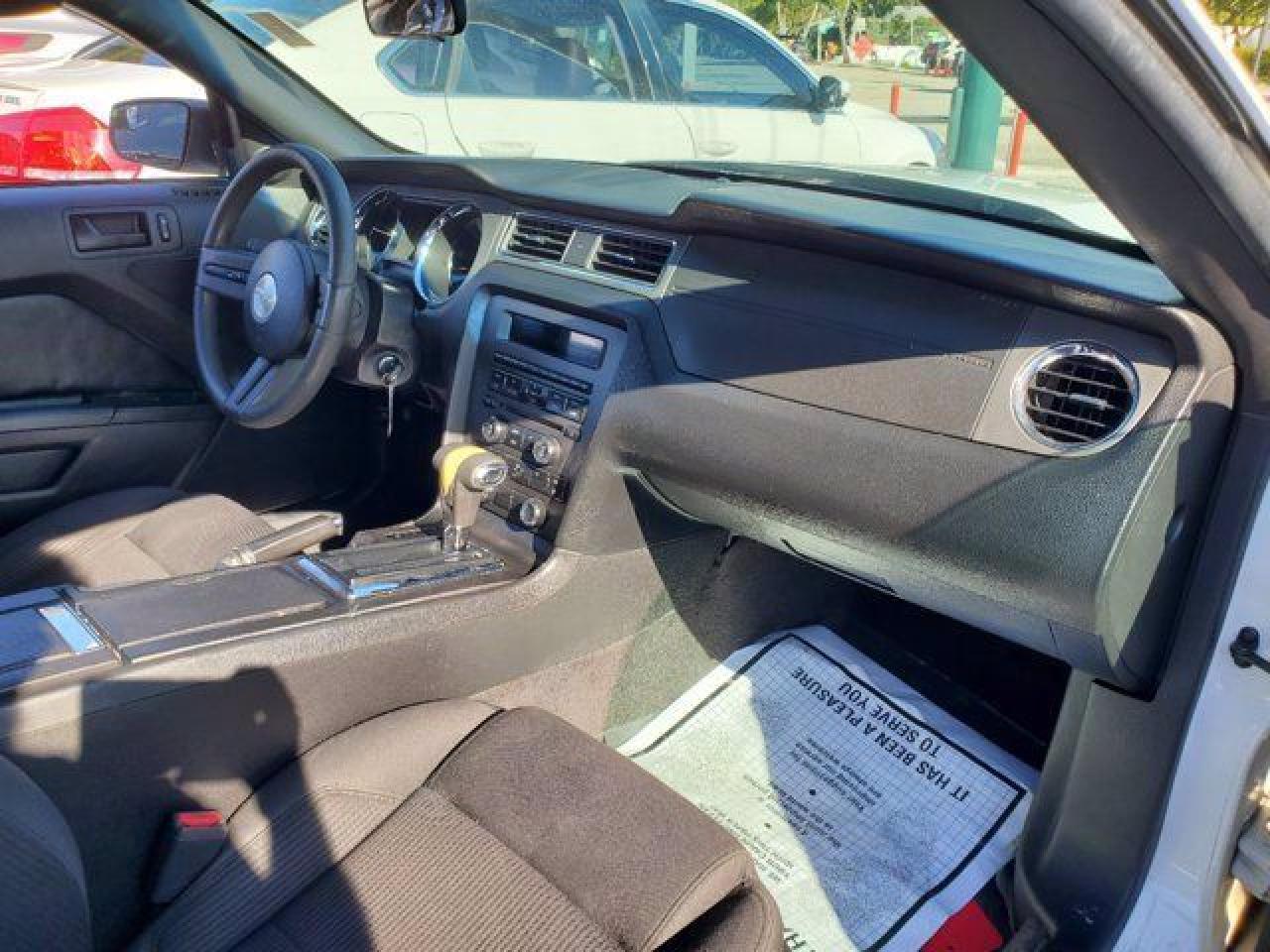 FORD MUSTANG 2012 — 25