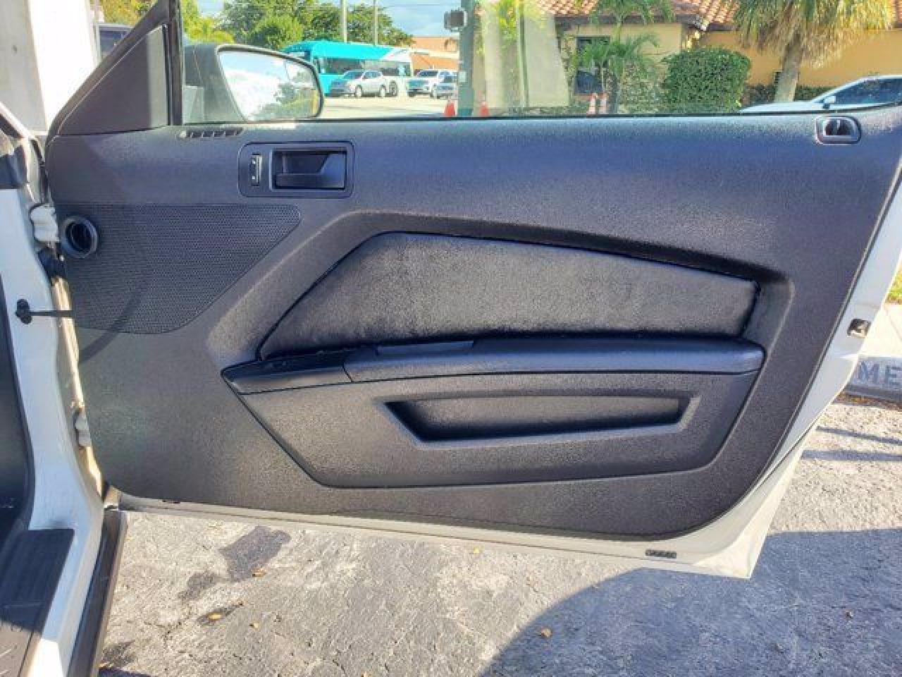 FORD MUSTANG 2012 — 29