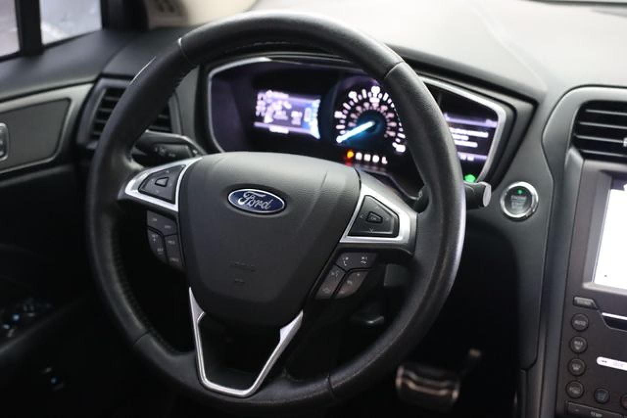 FORD FUSION 2017 — 33