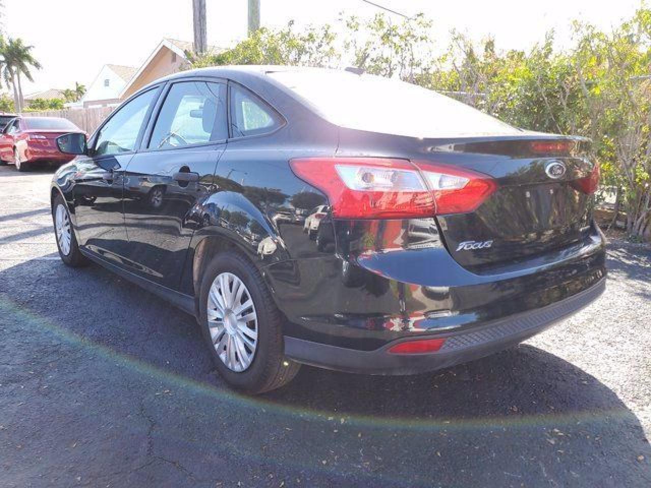 FORD FOCUS 2013 — 6
