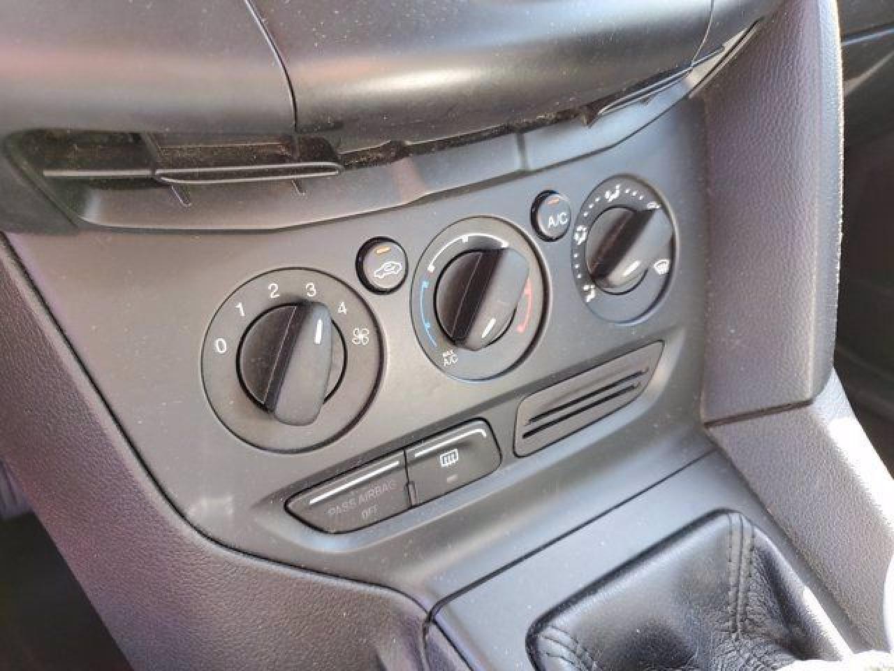 FORD FOCUS 2013 — 30
