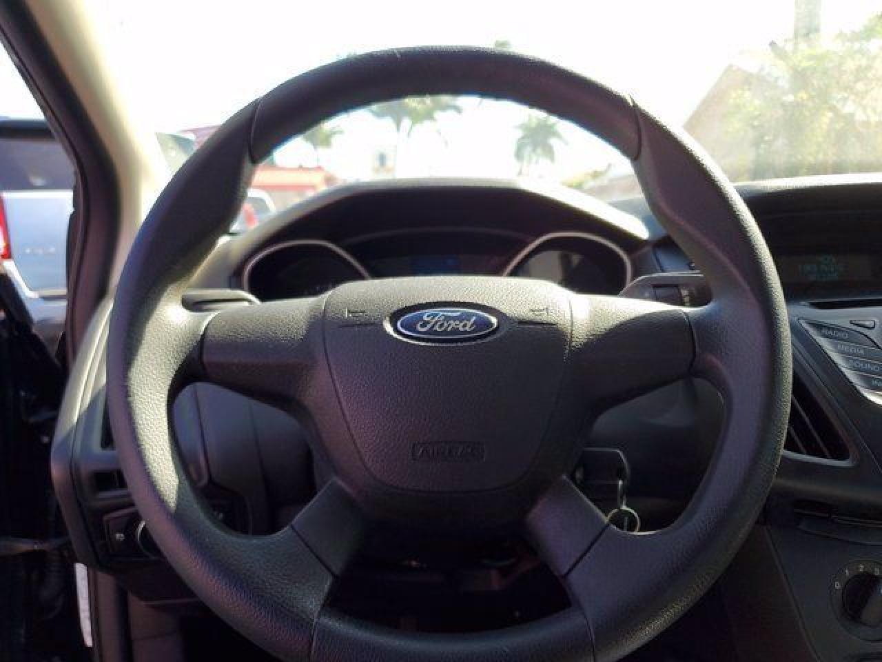 FORD FOCUS 2013 — 27