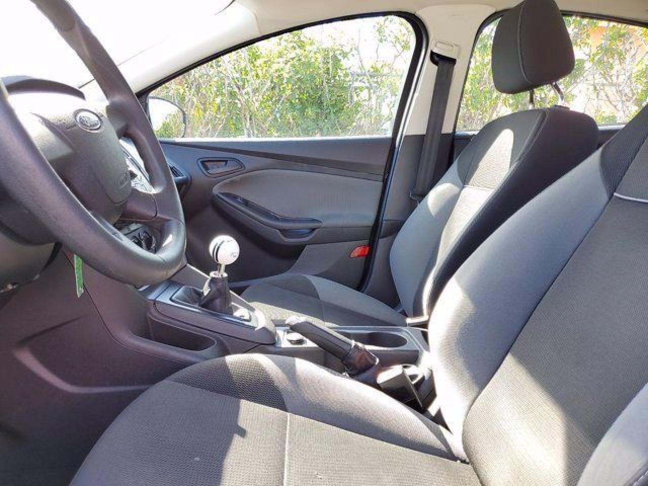 FORD FOCUS 2013 — 24