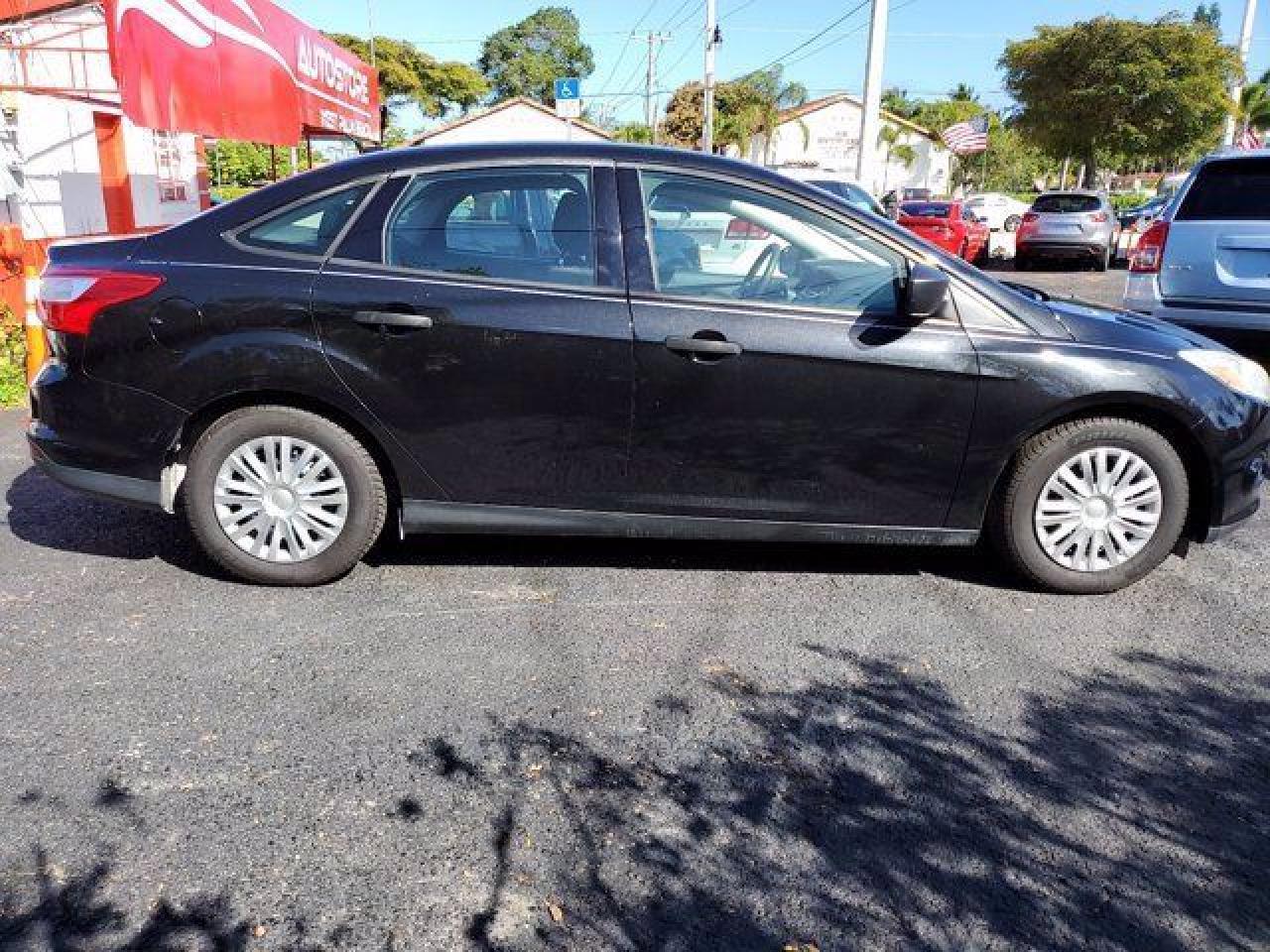 FORD FOCUS 2013 — 9