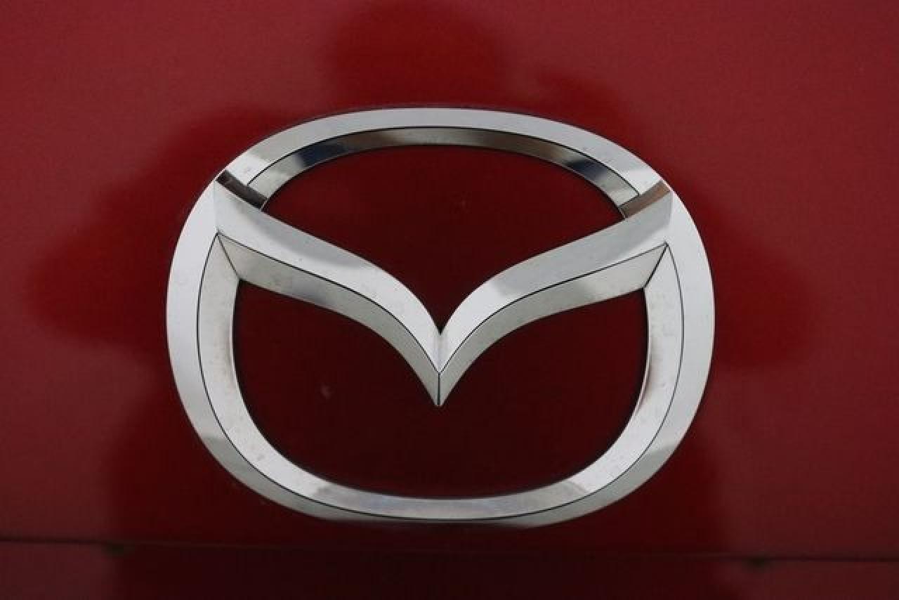 MAZDA 3 2015 — 16