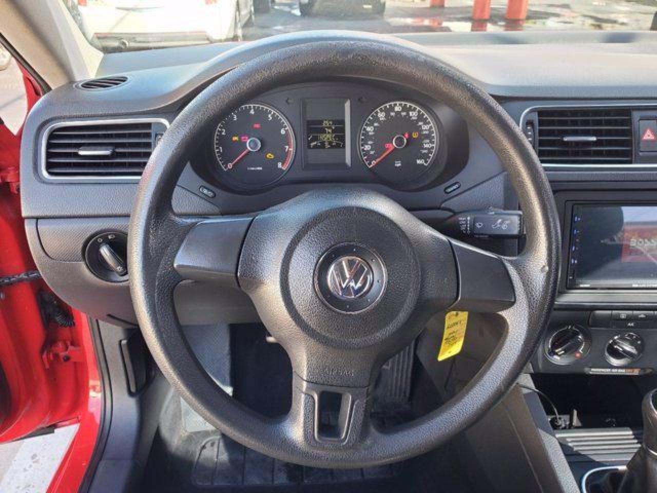 VOLKSWAGEN JETTA 2014 — 10
