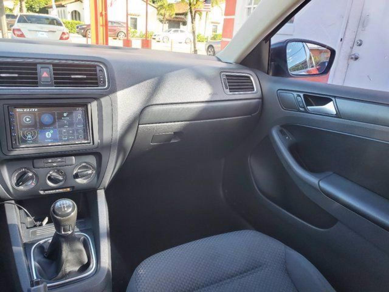 VOLKSWAGEN JETTA 2014 — 19