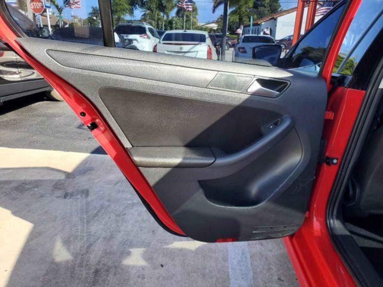 VOLKSWAGEN JETTA 2014 — 23