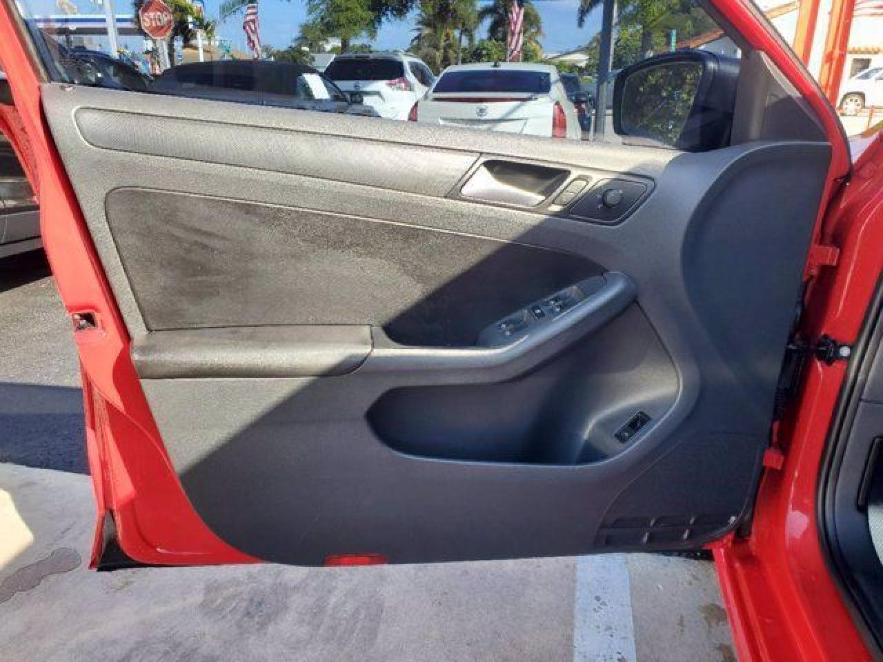 VOLKSWAGEN JETTA 2014 — 6