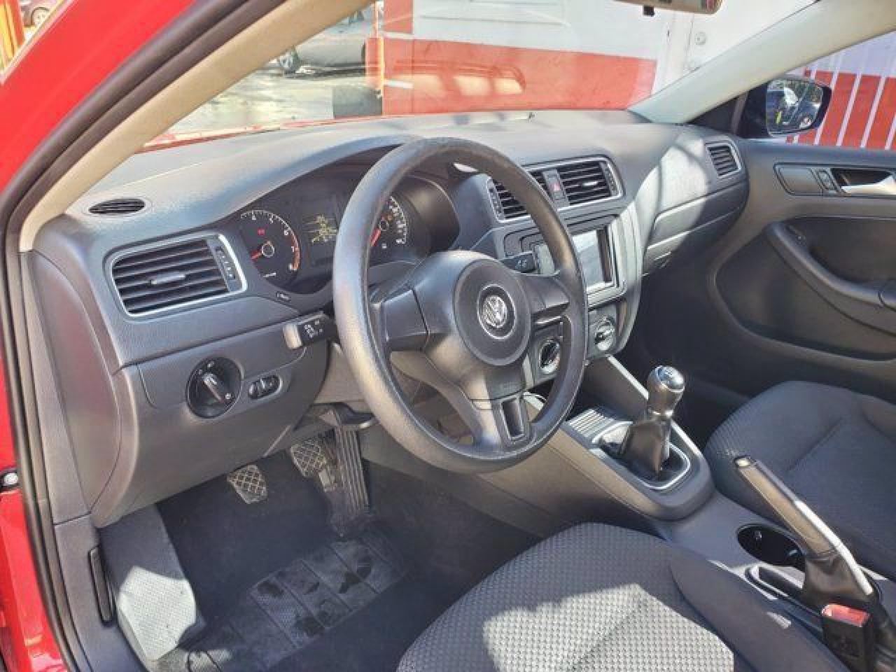 VOLKSWAGEN JETTA 2014 — 14