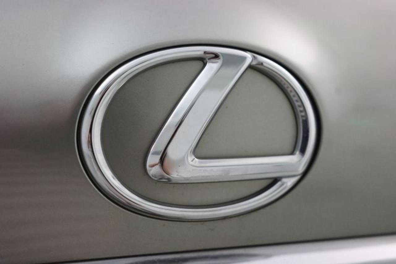 LEXUS NX 2017 — 16