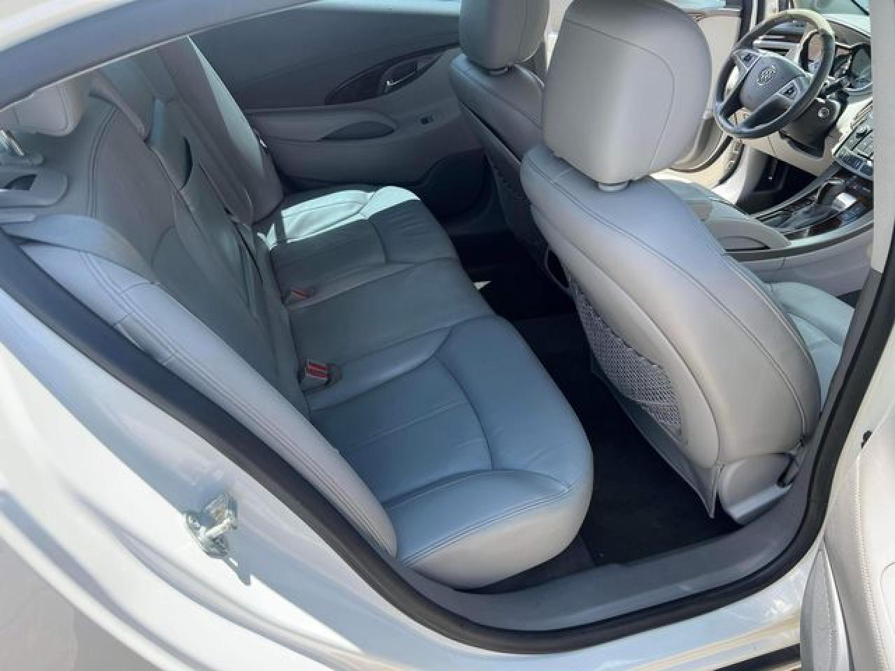BUICK LACROSSE 2012 — 10