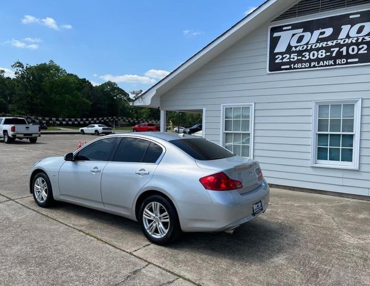 2015 INFINITI Q40