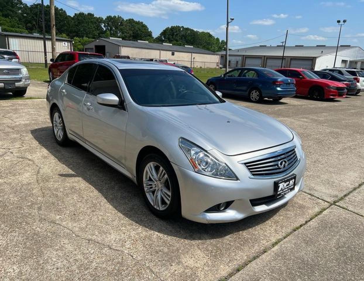 INFINITI Q40 2015 — 4