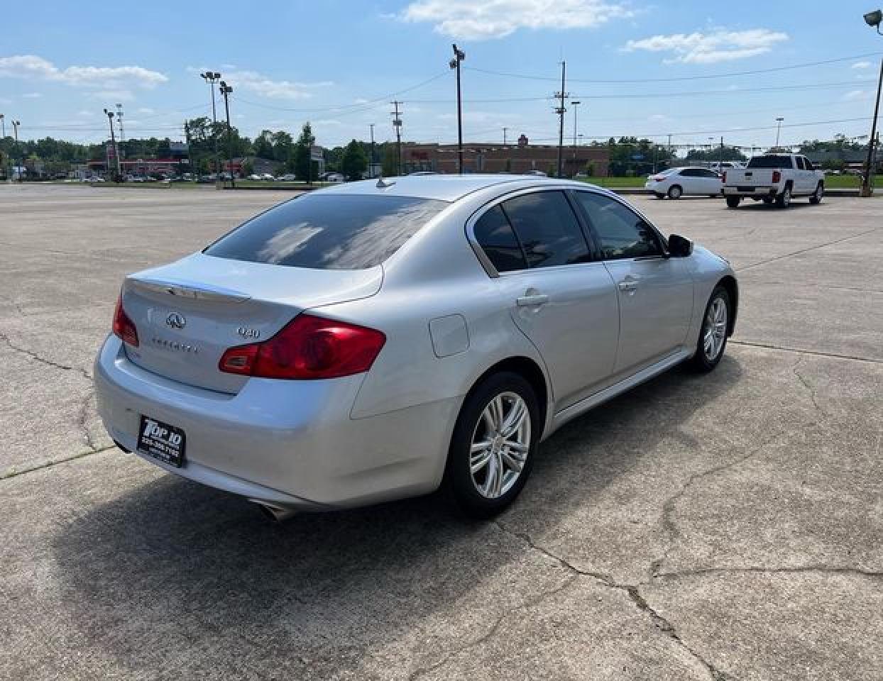 INFINITI Q40 2015 — 3