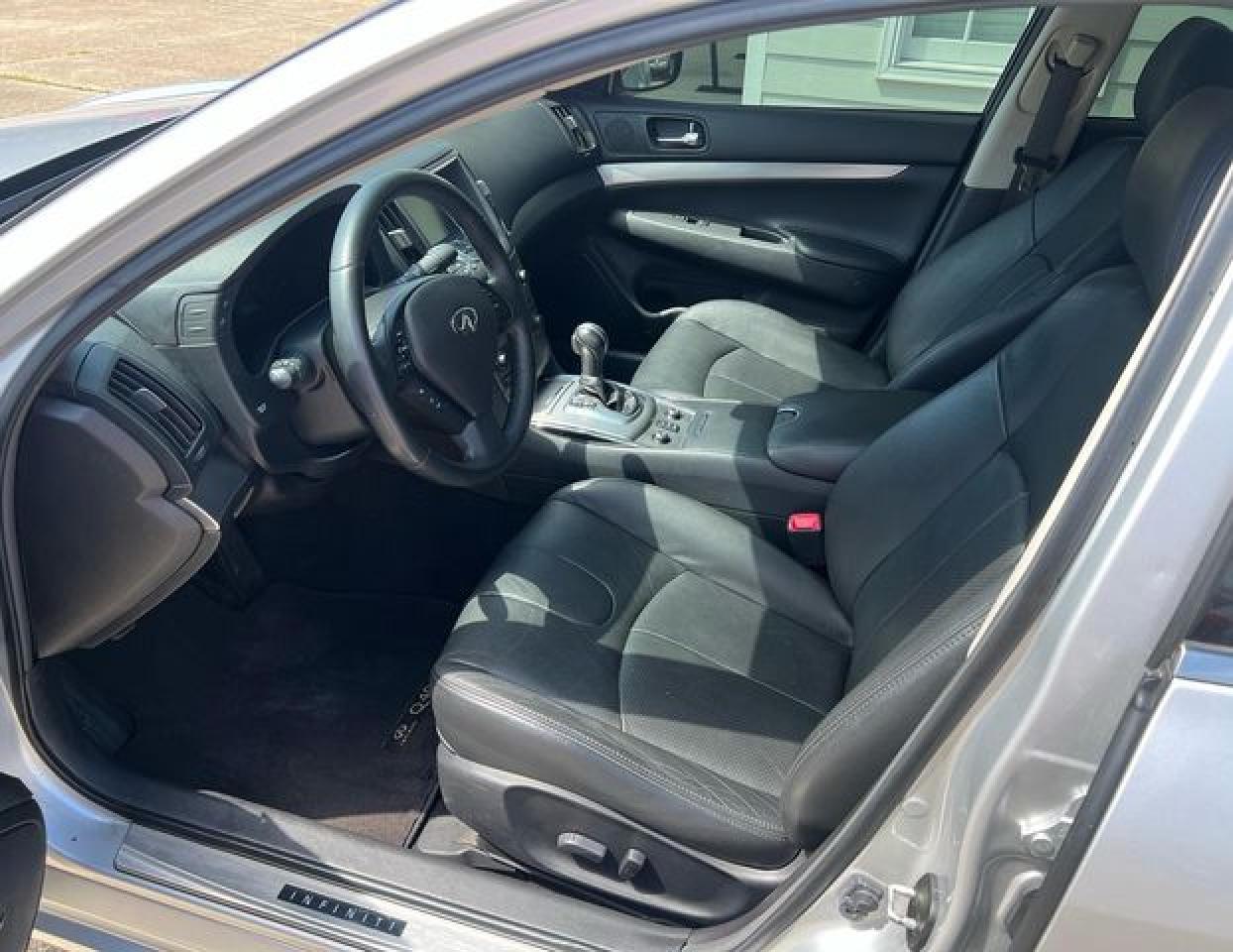 INFINITI Q40 2015 — 6