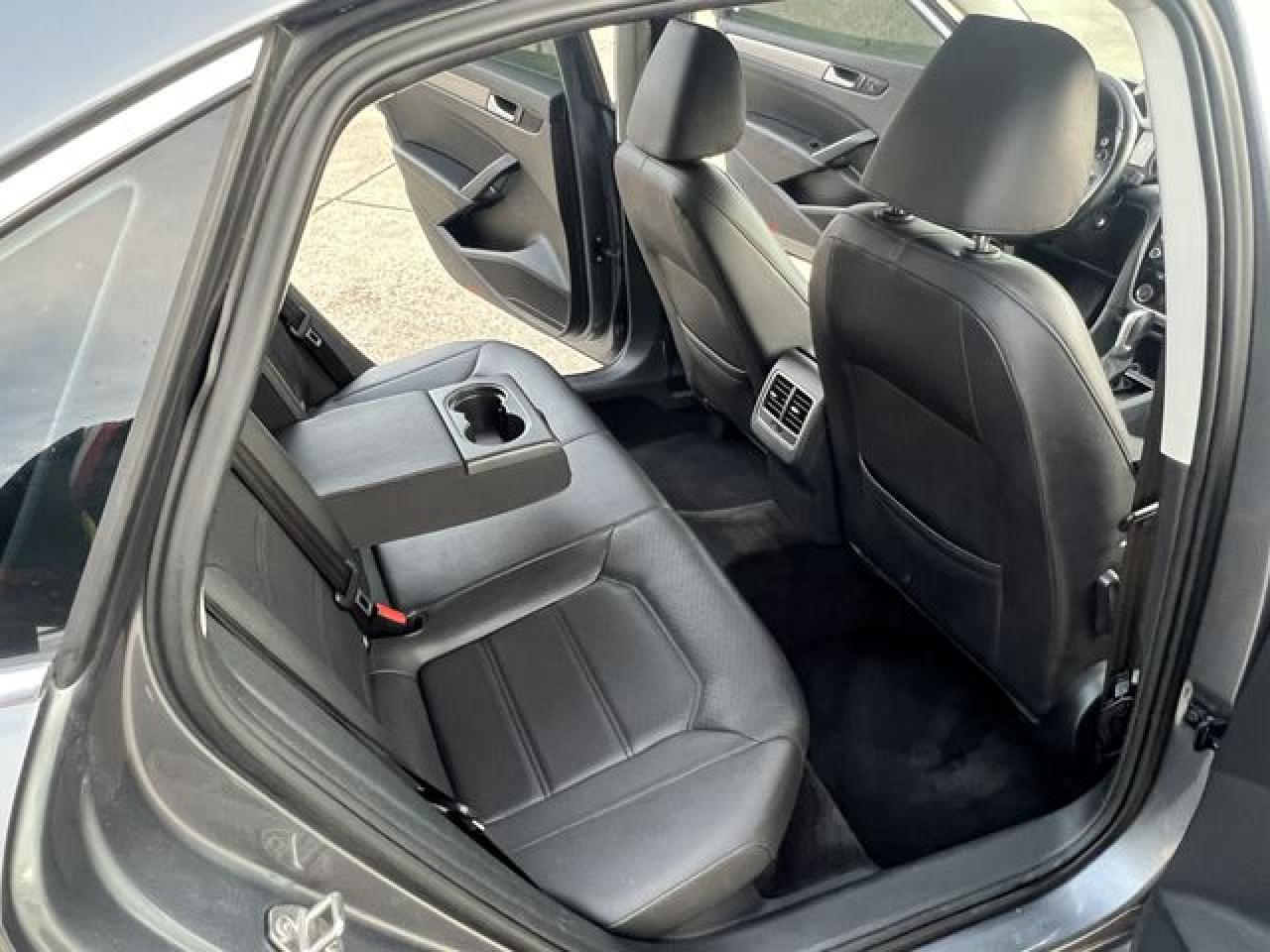 VOLKSWAGEN PASSAT 2015 — 8