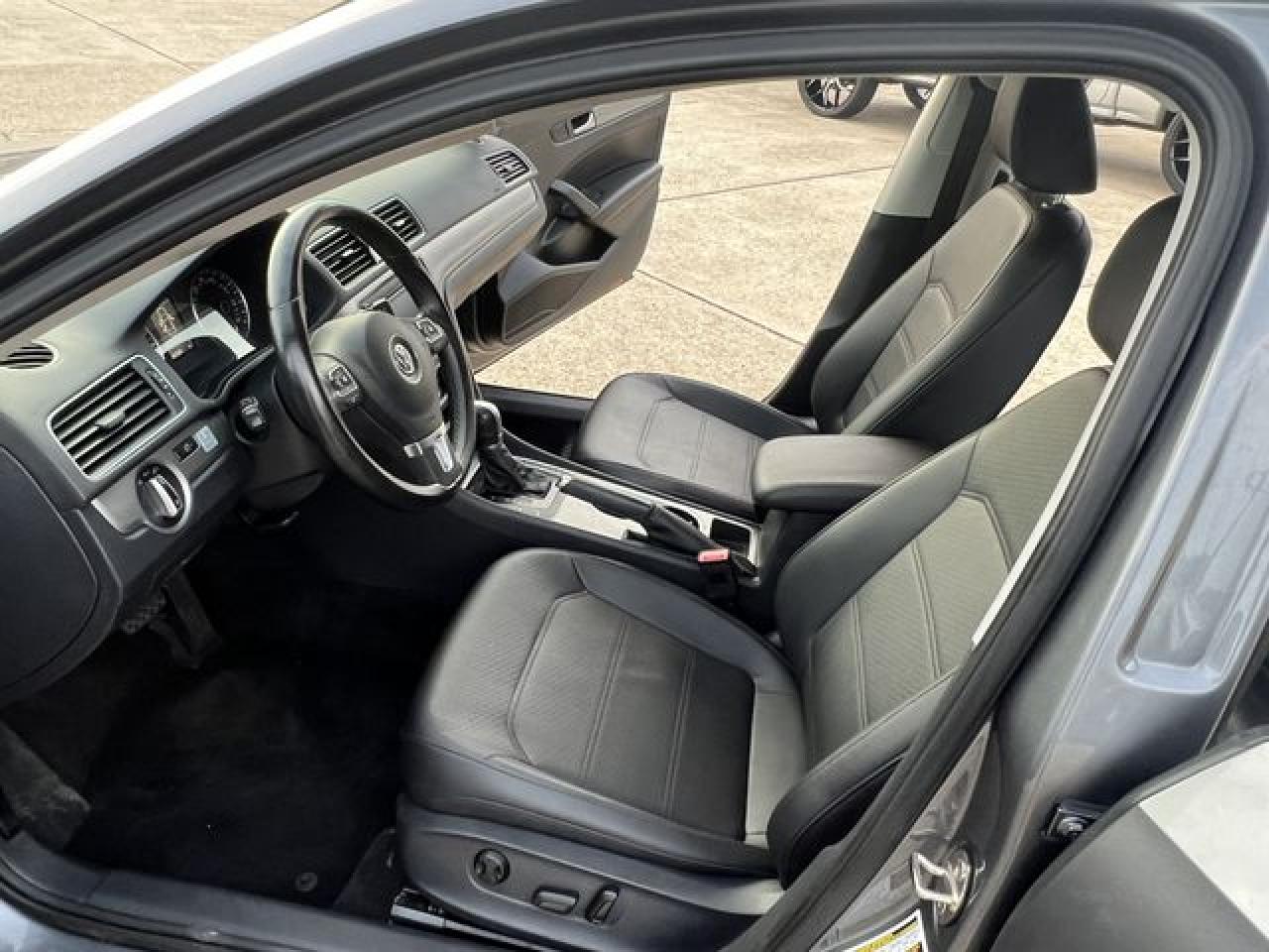 VOLKSWAGEN PASSAT 2015 — 6