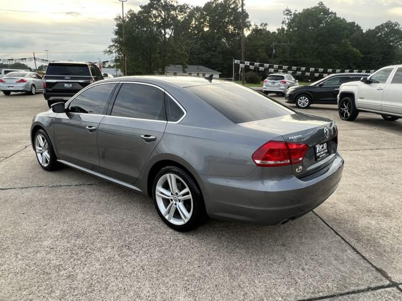 VOLKSWAGEN PASSAT 2015 — 2