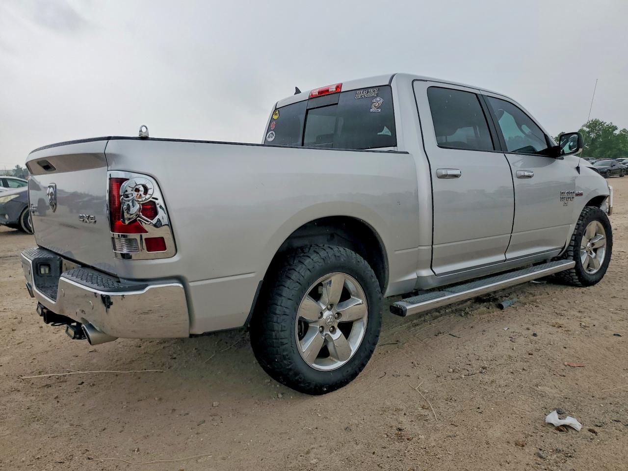 RAM 1500 2017 — 4