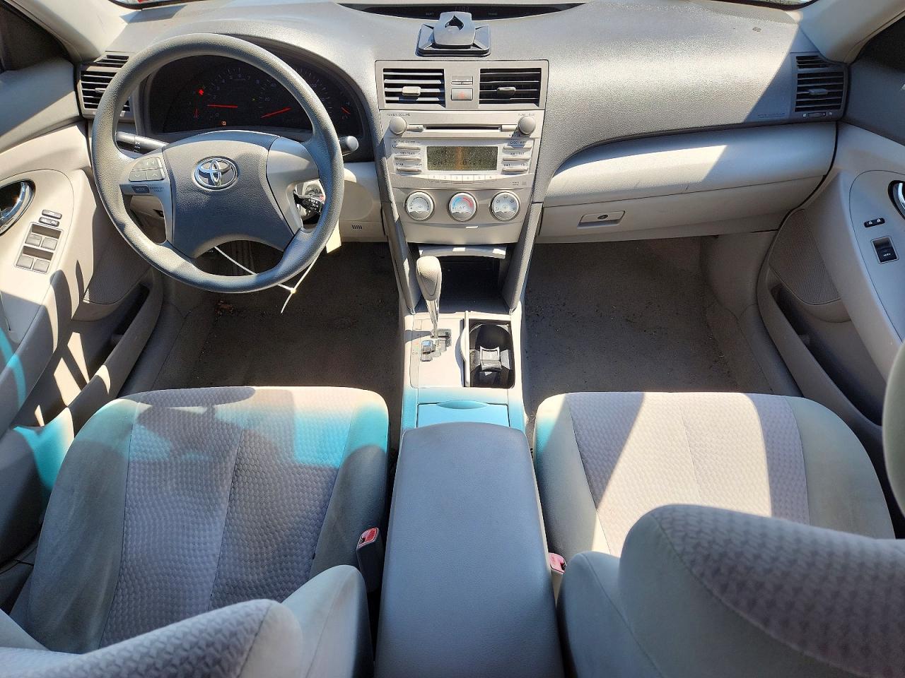 TOYOTA CAMRY 2010 — 9
