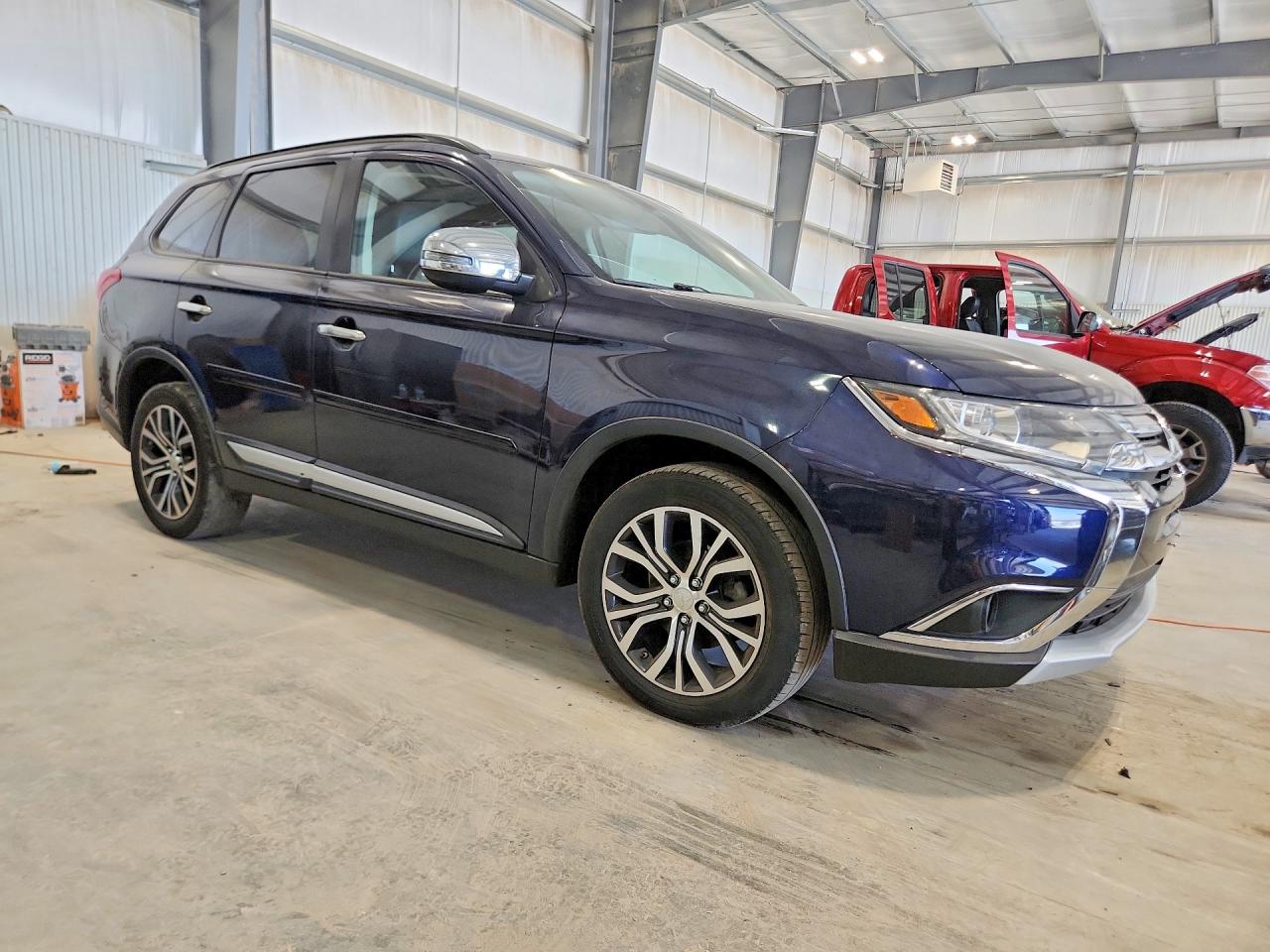 MITSUBISHI OUTLANDER 2016 — 5
