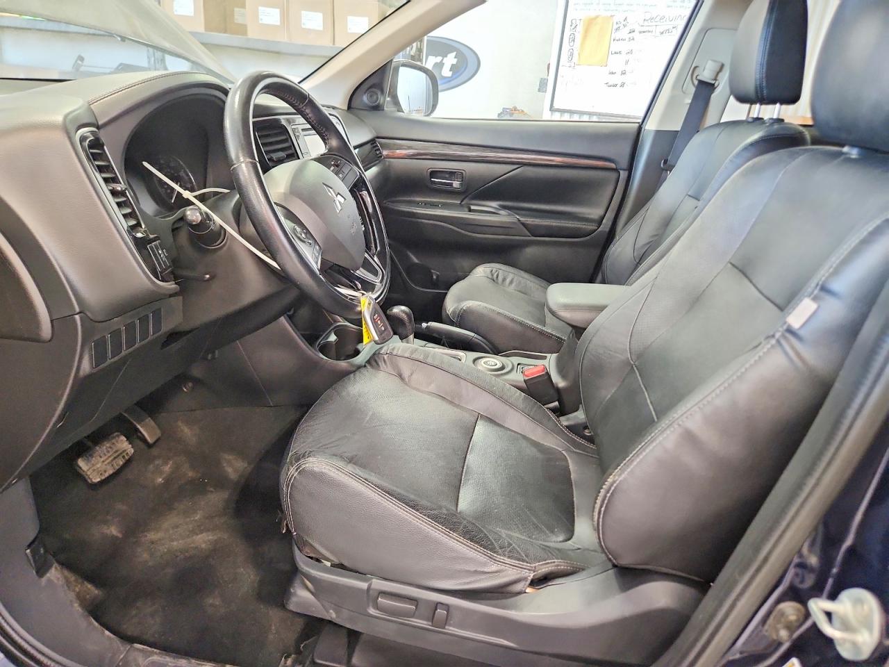 MITSUBISHI OUTLANDER 2016 — 8