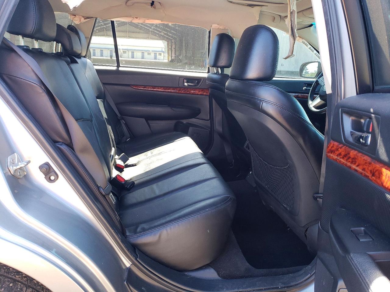 SUBARU OUTBACK 2011 — 11