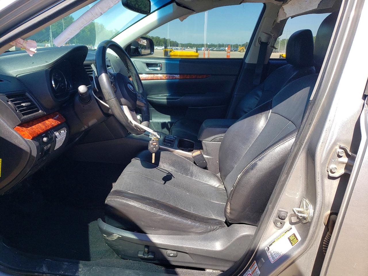 SUBARU OUTBACK 2011 — 8