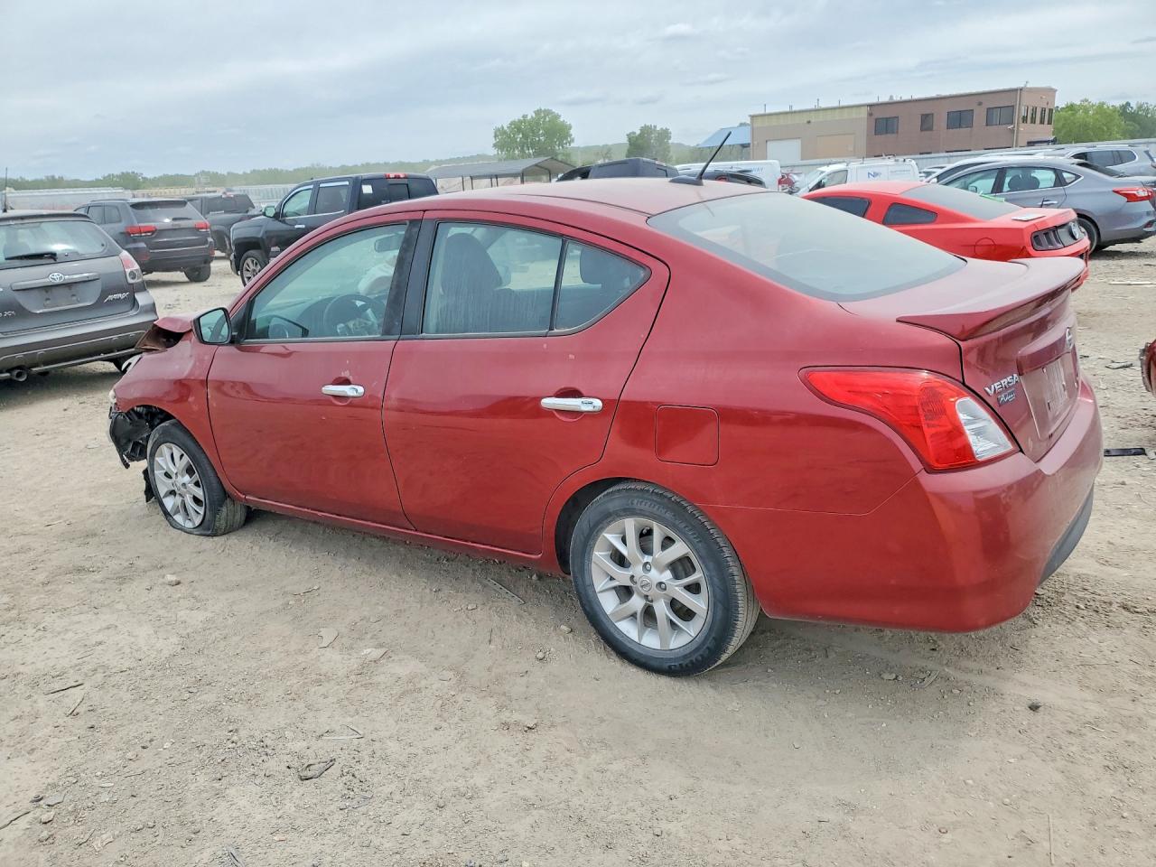NISSAN VERSA 2018 — 3
