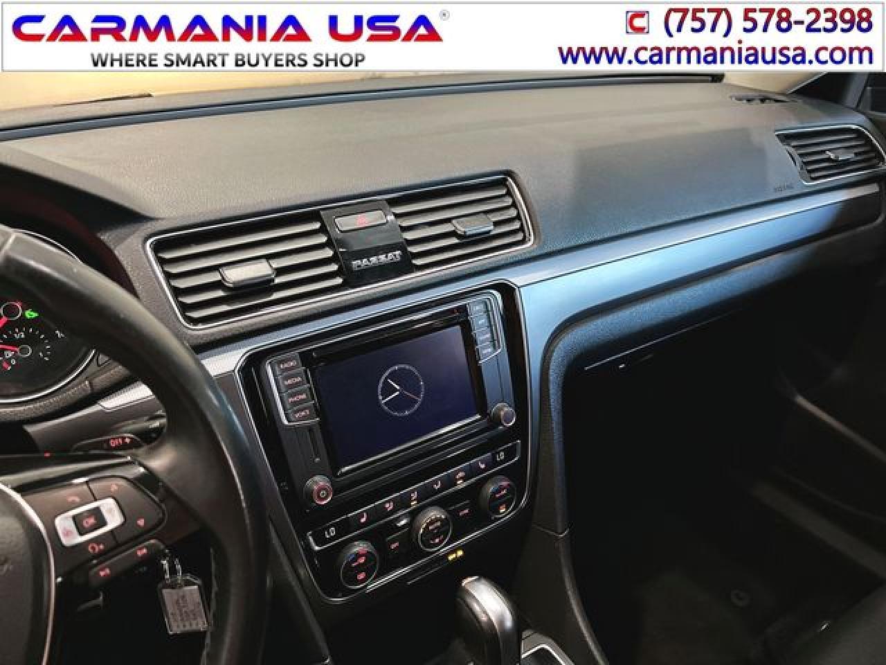 VOLKSWAGEN PASSAT 2018 — 24