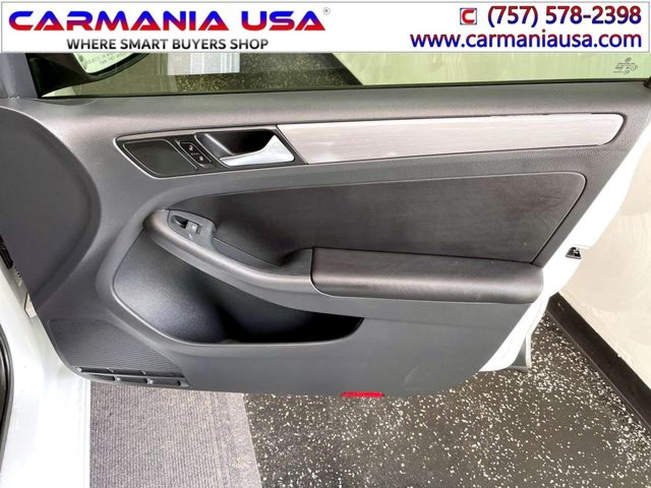 VOLKSWAGEN JETTA 2016 — 12