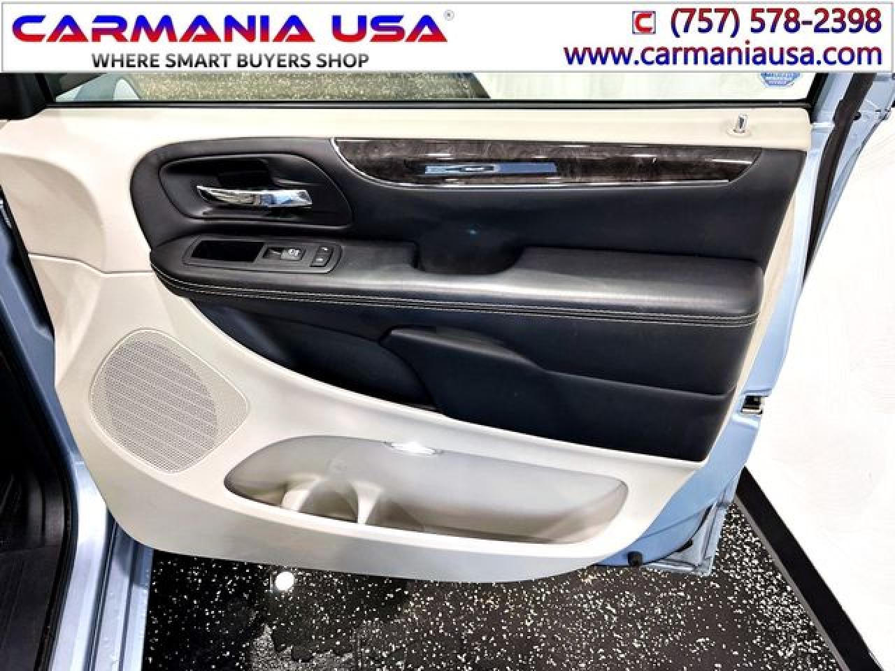 CHRYSLER TOWN & COUNTRY 2016 — 14