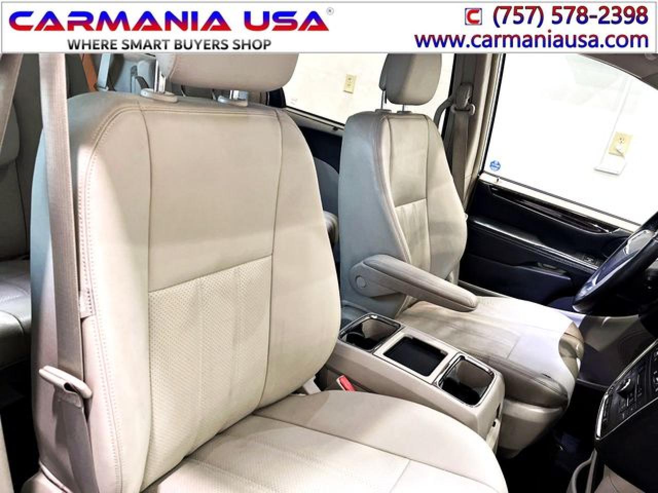 CHRYSLER TOWN & COUNTRY 2016 — 17