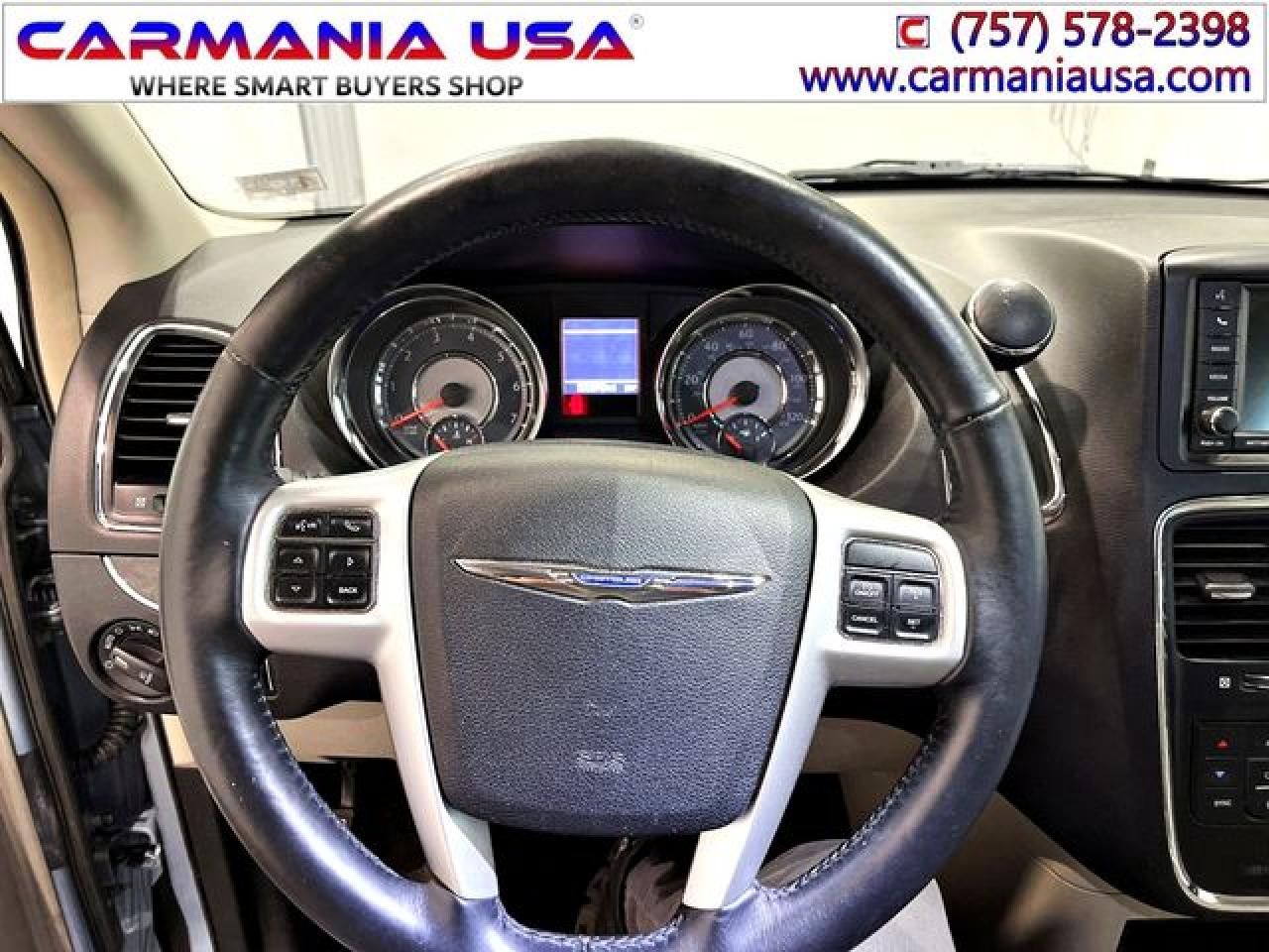 CHRYSLER TOWN & COUNTRY 2016 — 25