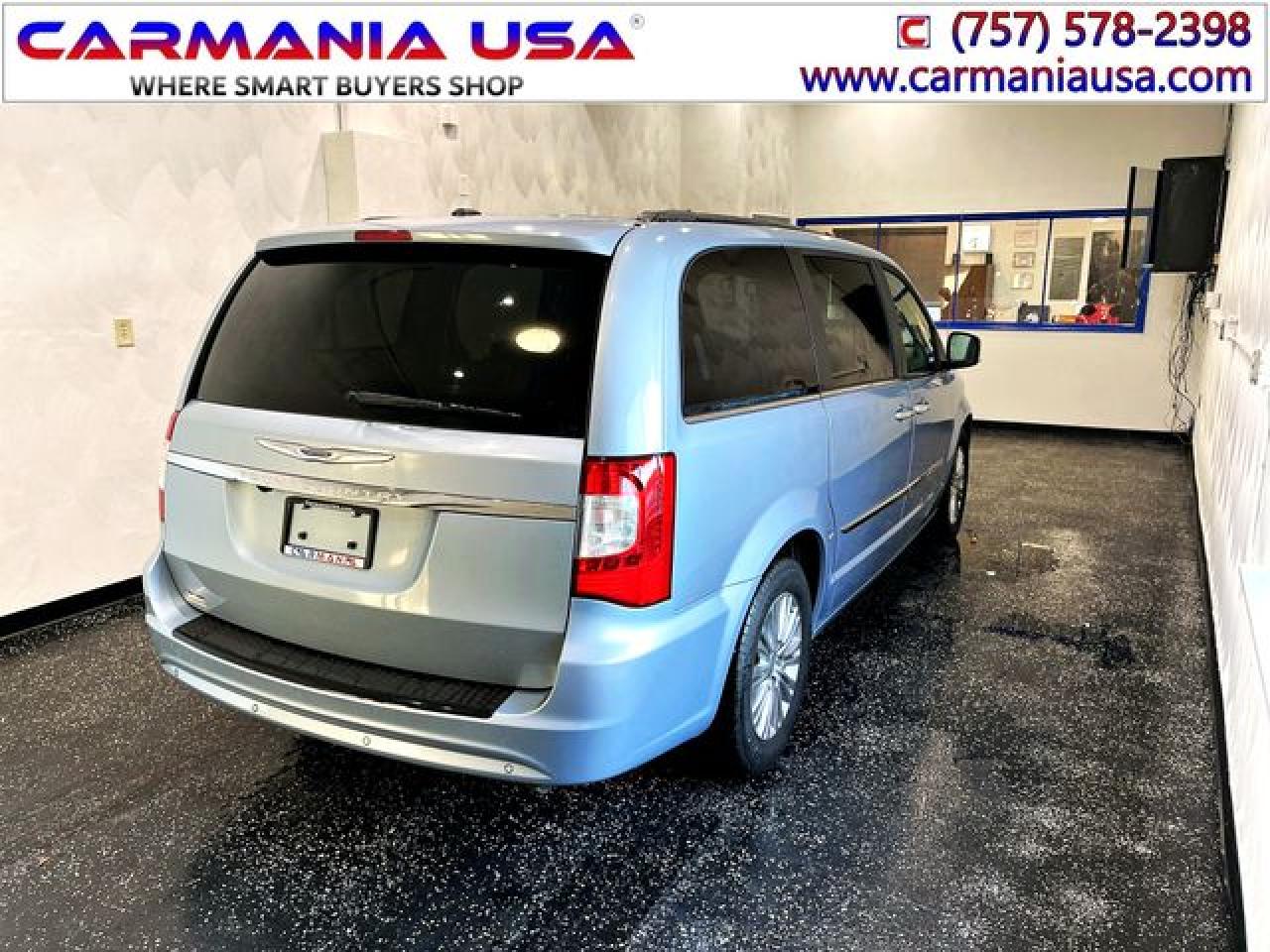 CHRYSLER TOWN & COUNTRY 2016 — 7