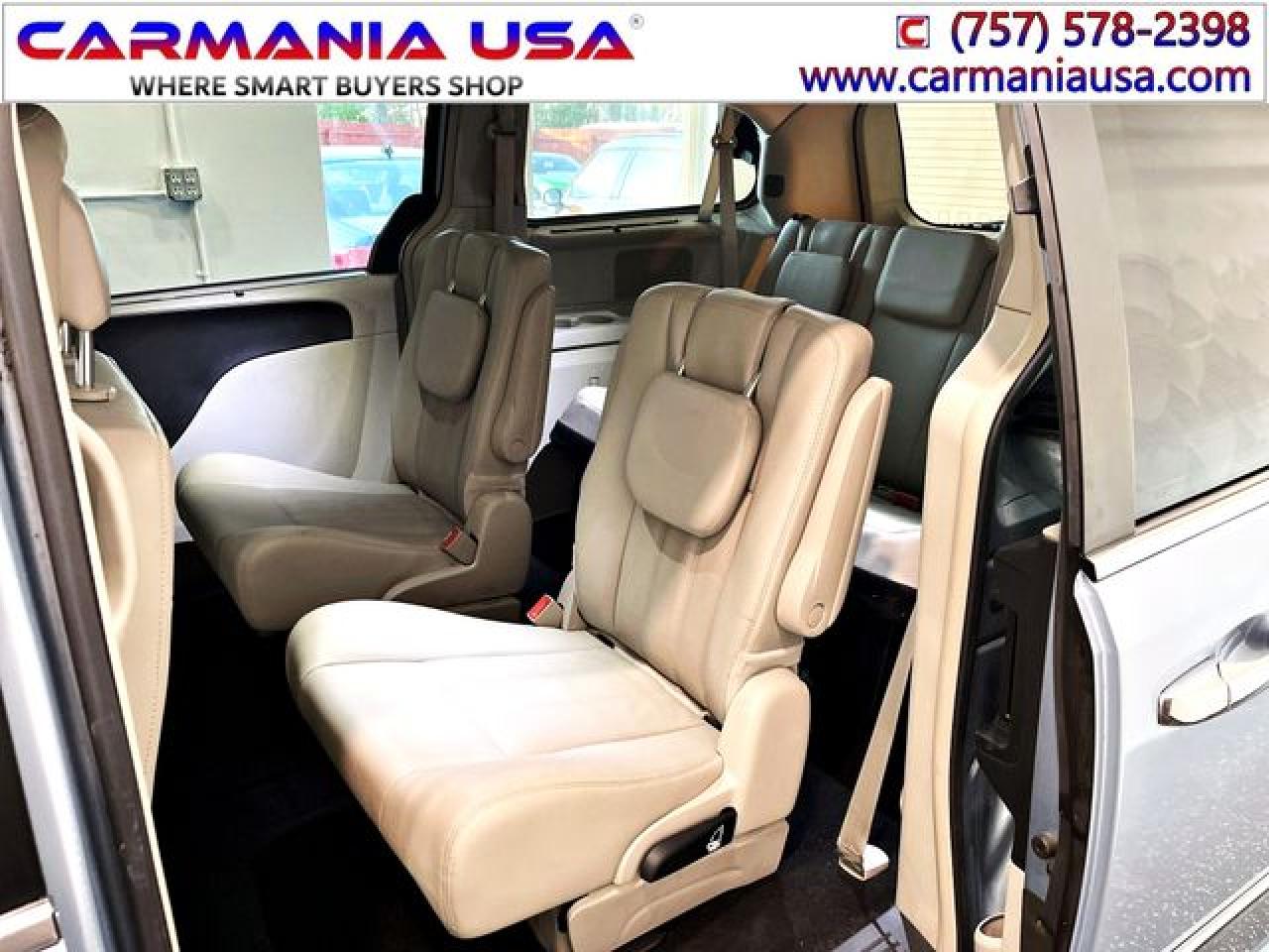 CHRYSLER TOWN & COUNTRY 2016 — 21