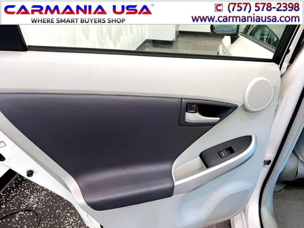 TOYOTA PRIUS 2010 — 23