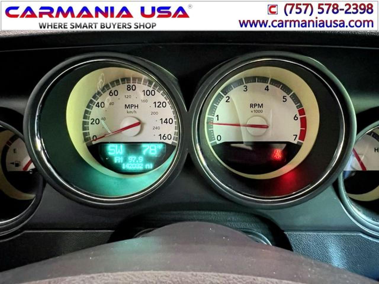 DODGE CHALLENGER 2010 — 19