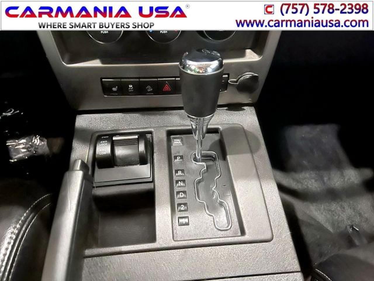 JEEP LIBERTY 2012 — 27