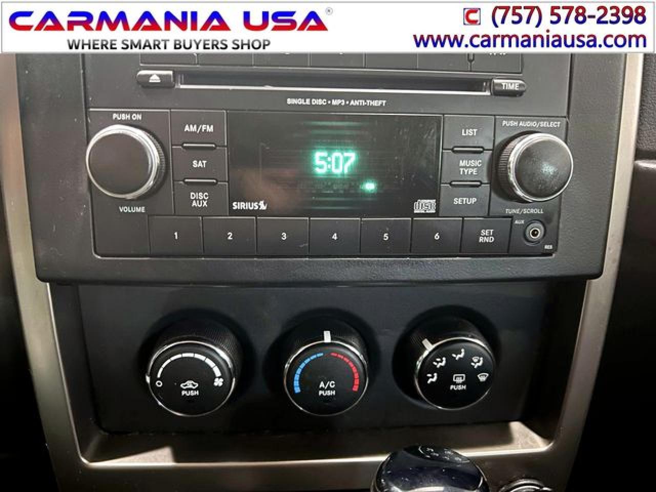 JEEP LIBERTY 2012 — 28