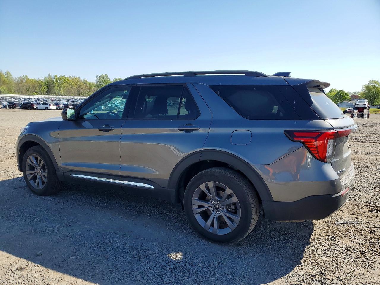 FORD EXPLORER 2025 — 3