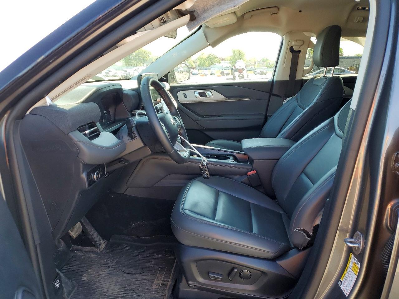 FORD EXPLORER 2025 — 8
