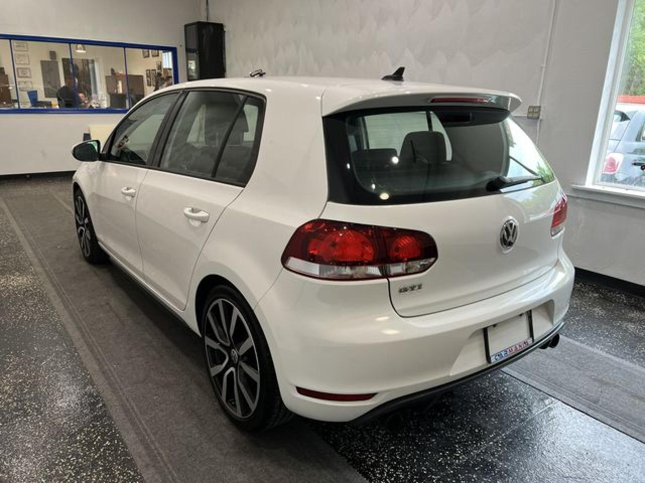 VOLKSWAGEN GTI 2014 — 9